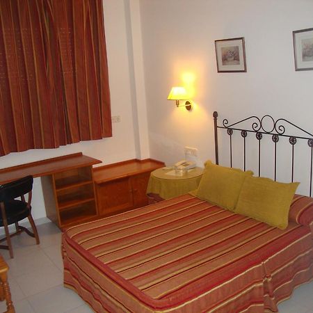 Hotel Villa Ducal Osuna Exteriör bild