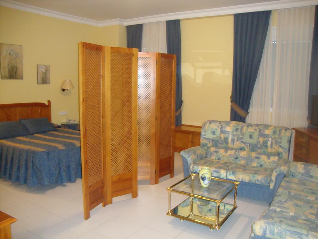 Hotel Villa Ducal Osuna Exteriör bild